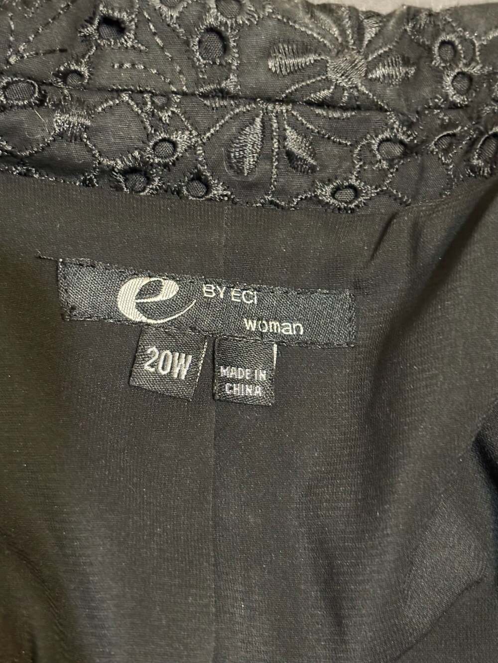 Eci Woman Blazer Size 20W Black Eyelet Floral Button Jacket - Picture 2 of 10